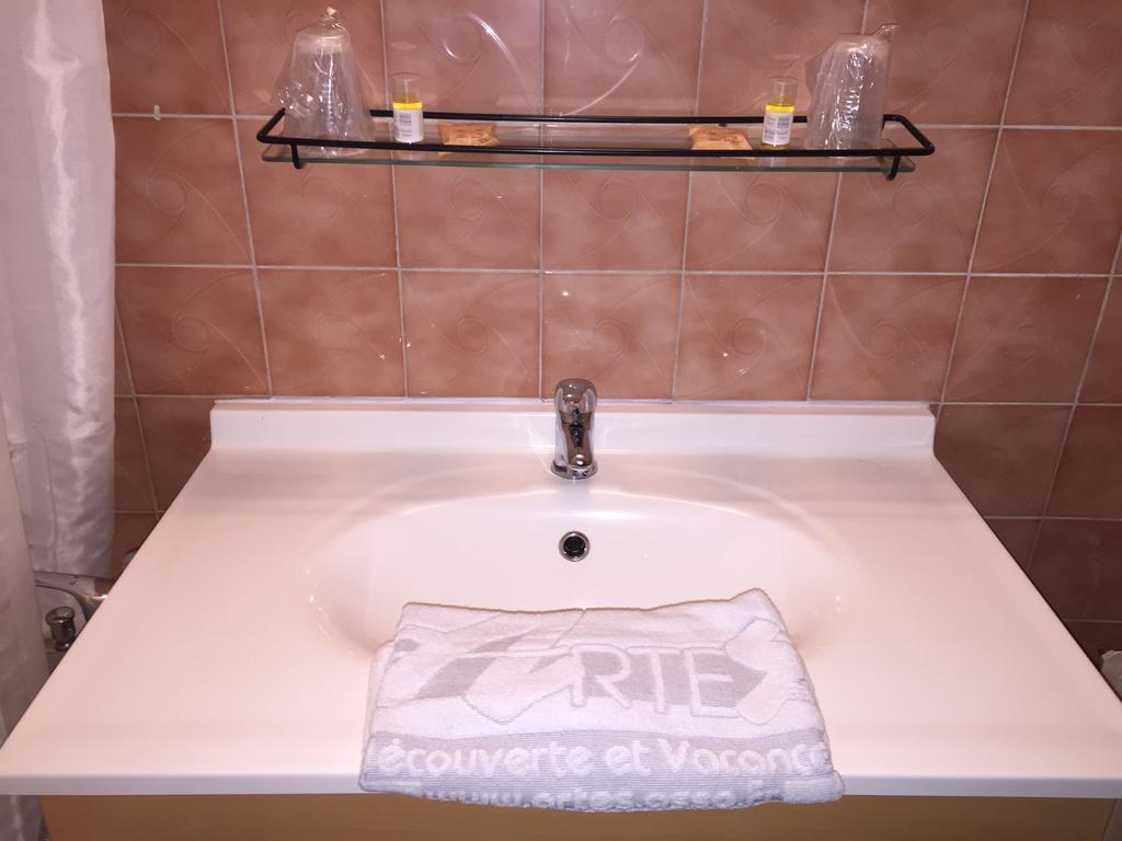 Hotel Les Combelles Châtel Zewnętrze zdjęcie