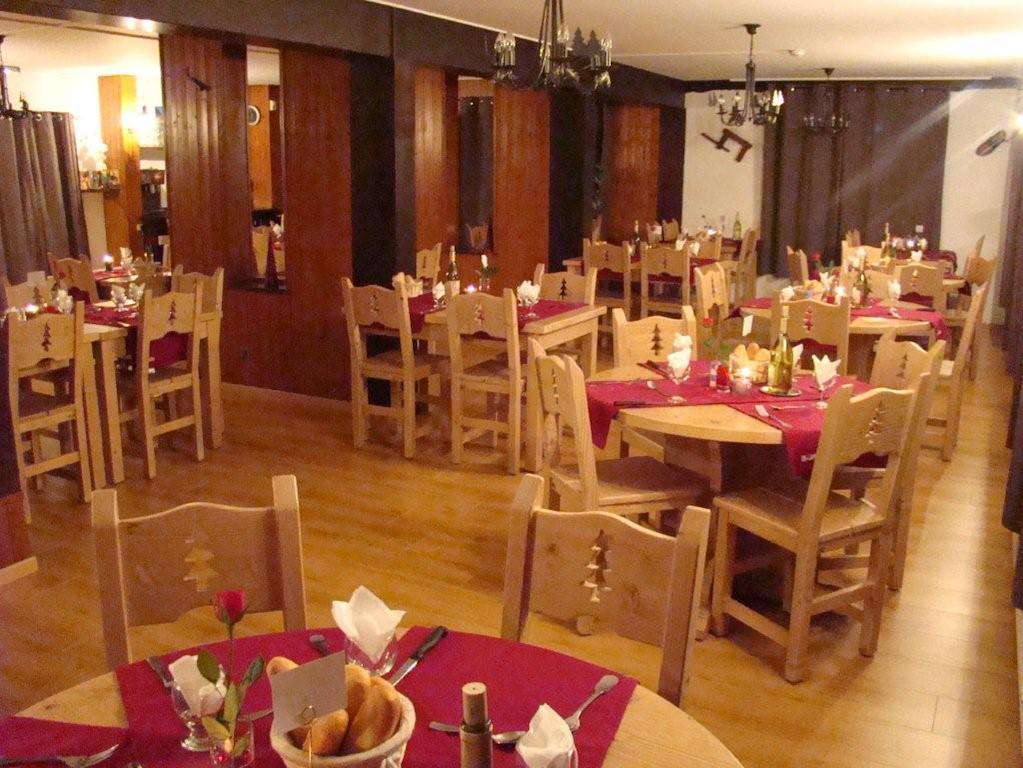 Hotel Les Combelles Châtel Zewnętrze zdjęcie