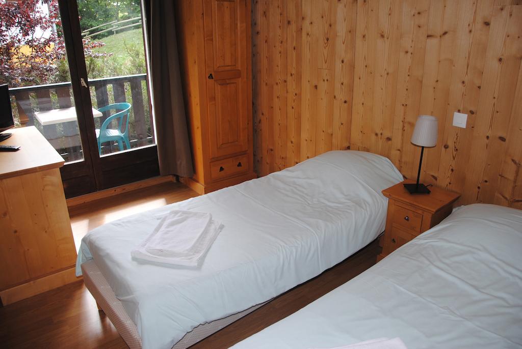 Hotel Les Combelles Châtel Pokój zdjęcie