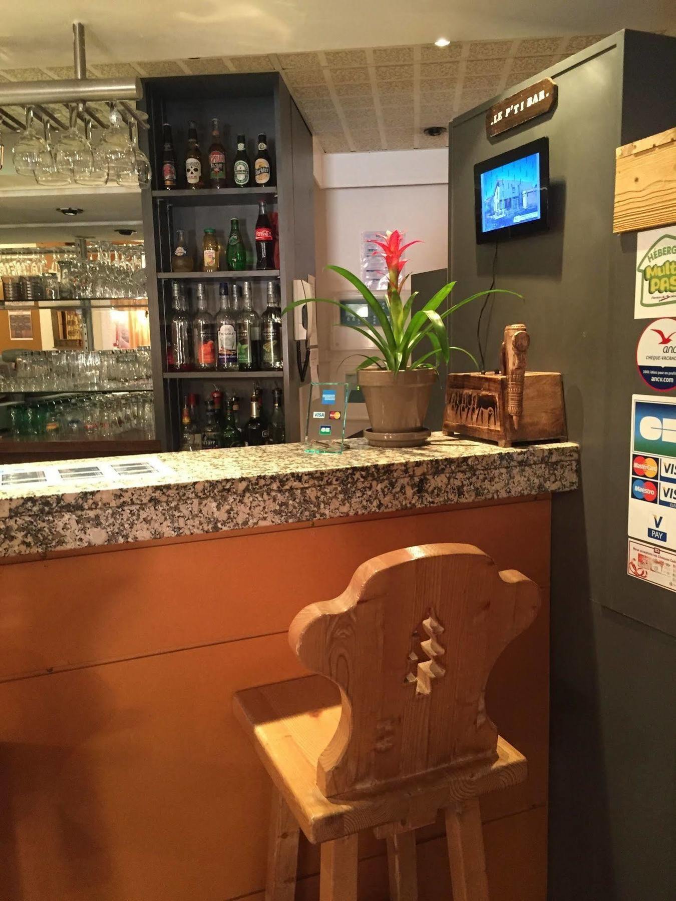 Hotel Les Combelles Châtel Zewnętrze zdjęcie