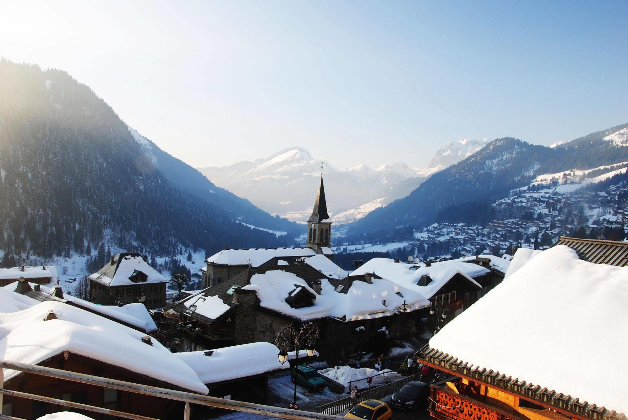 Hotel Les Combelles Châtel Zewnętrze zdjęcie