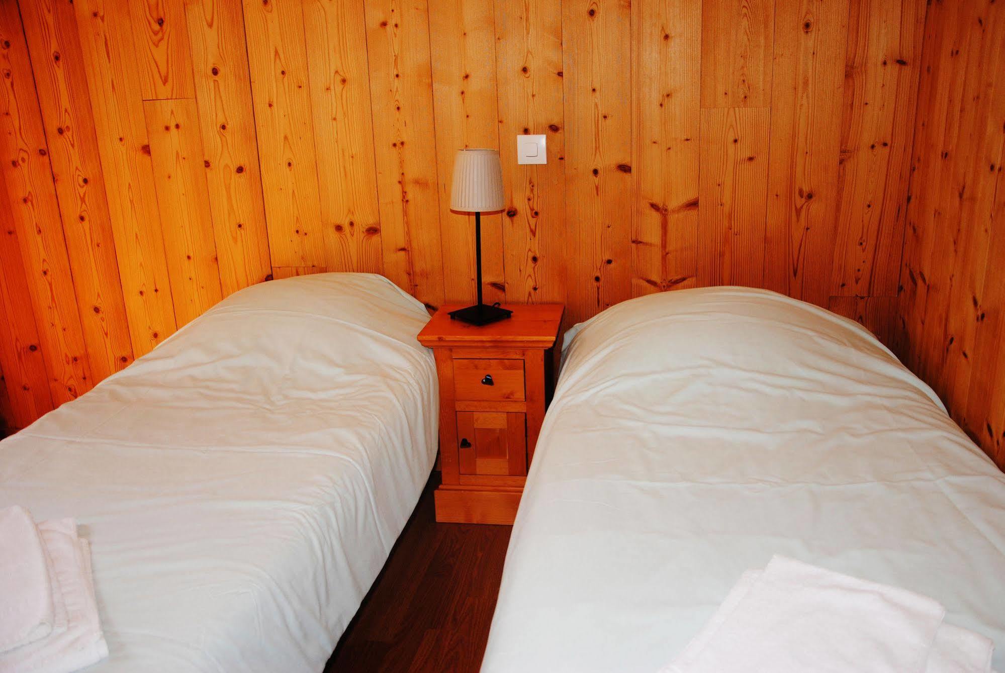 Hotel Les Combelles Châtel Zewnętrze zdjęcie